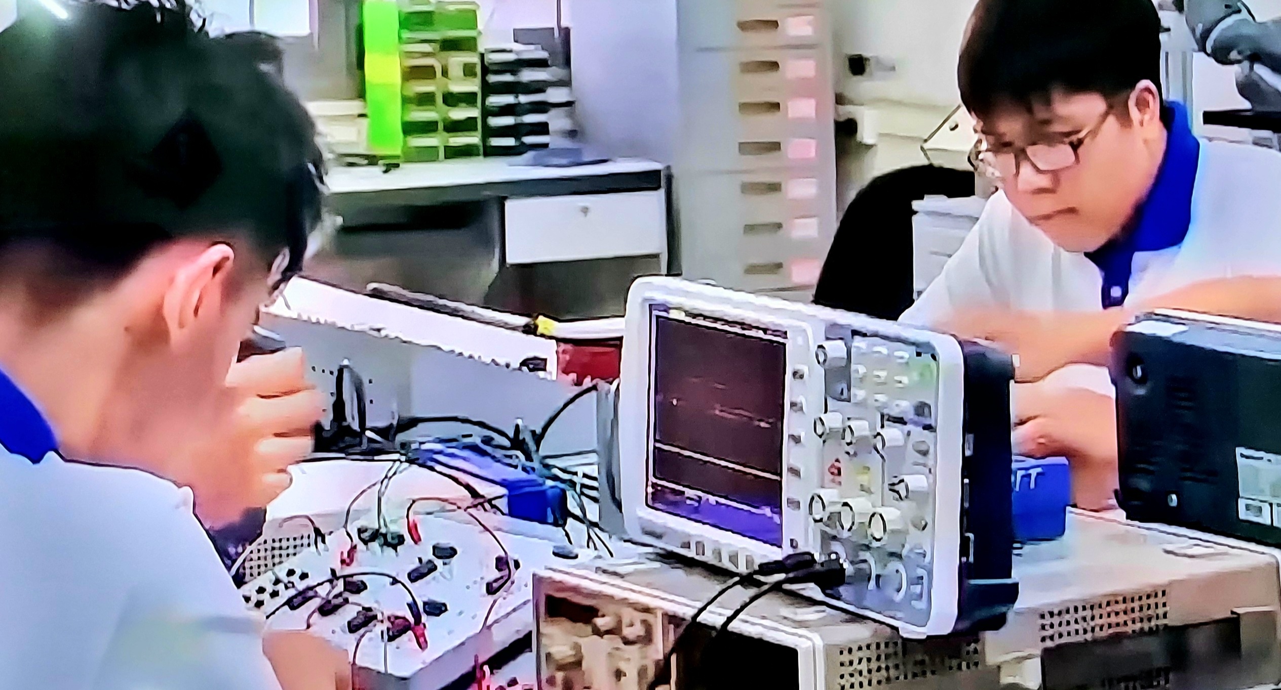 nhân lực công nghệ cao