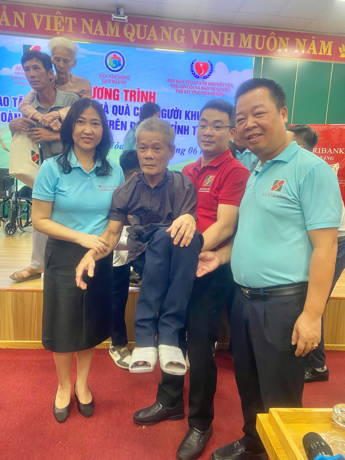 Trao yêu thương - Gửi hy vọng: Agribank đồng hành cùng người khuyết tật vươn lên