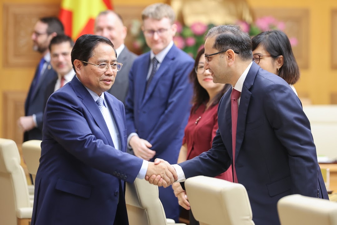 Thủ tướng Phạm Minh Chính hoan nghênh các doanh nghiệp Anh quốc tham dự Tọa đàm - Ảnh: VGP/Nhật Bắc Thủ tướng Phạm Minh Chính hoan nghênh các doanh nghiệp Anh quốc tham dự Tọa đàm - Ảnh: VGP/Nhật Bắc