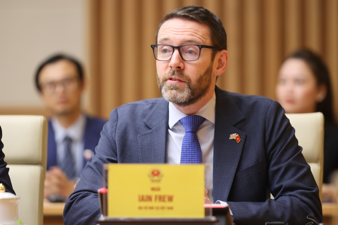 Đại sứ đặc mệnh toàn quyền của Vương quốc Anh tại Việt Nam Ian Grant Frew phát biểu mở đầu Tọa đàm - Ảnh: VGP/Nhật Bắc Đại sứ đặc mệnh toàn quyền của Vương quốc Anh tại Việt Nam Ian Grant Frew phát biểu mở đầu Tọa đàm - Ảnh: VGP/Nhật Bắc