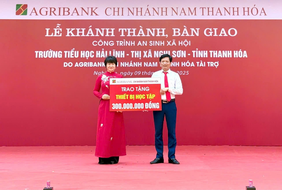 bà Trịnh Thị Kim Liên, Phó Giám đốc, Chủ tịch Công đoàn Agribank Nam Thanh Hóa