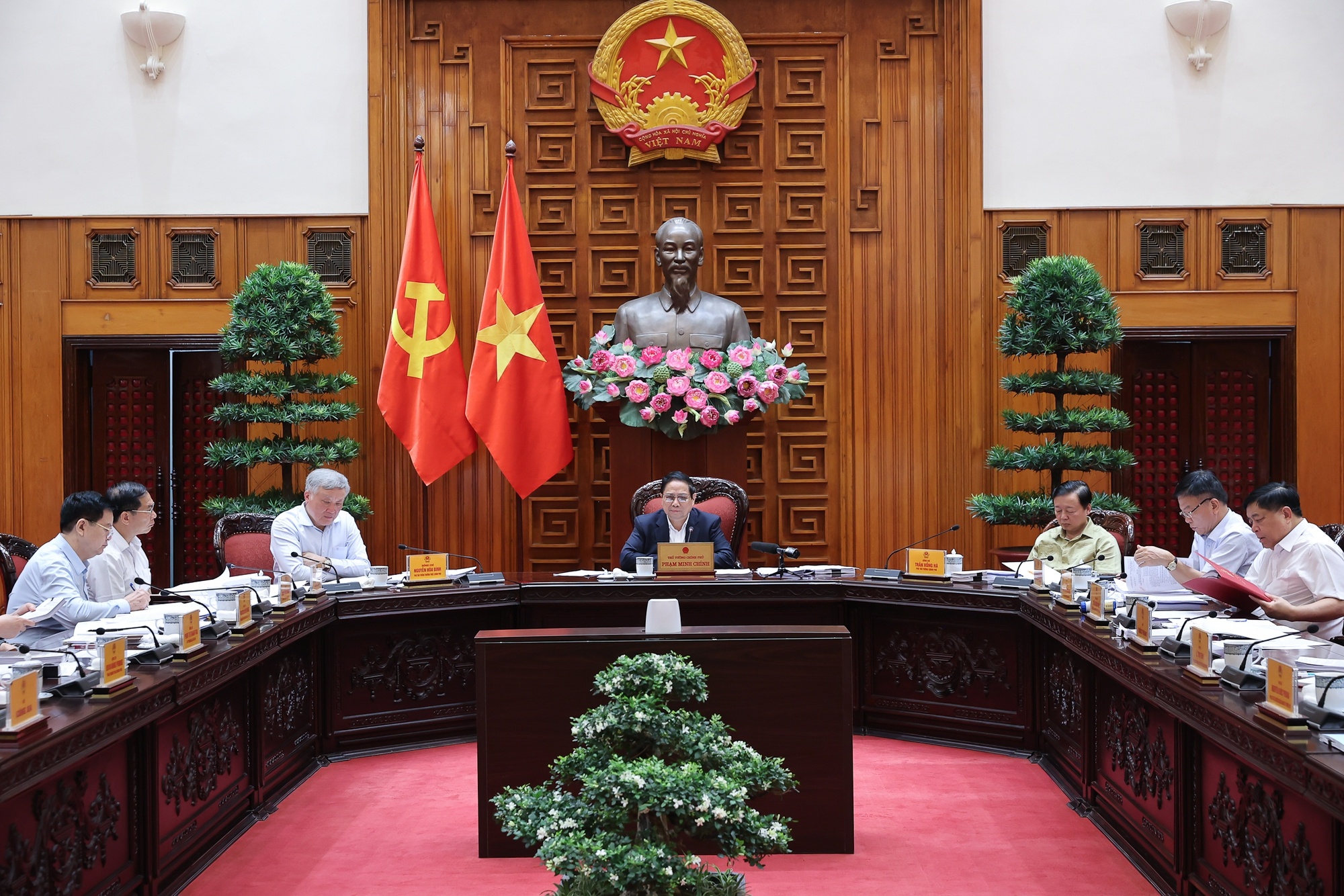 Thủ tướng Chính phủ chủ trì cuộc họp của Ban Thường vụ Đảng ủy Chính phủ - Ảnh: VGP/Nhật Bắc Thủ tướng Chính phủ chủ trì cuộc họp của Ban Thường vụ Đảng ủy Chính phủ - Ảnh: VGP/Nhật Bắc