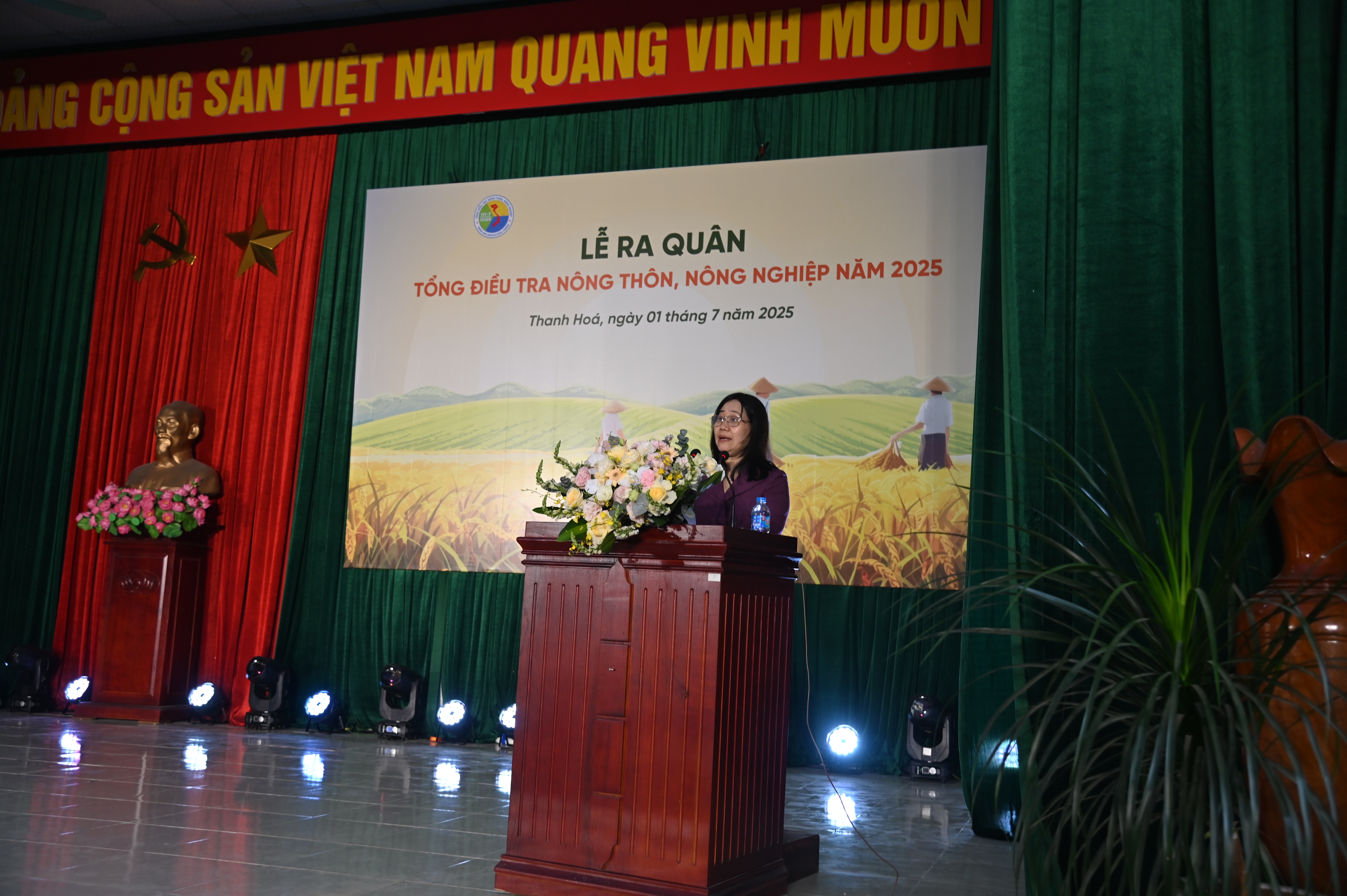 Bà Nguyễn Thị Hương - Cục trưởng Cục Thống kê Bà Nguyễn Thị Hương - Cục trưởng Cục Thống kê