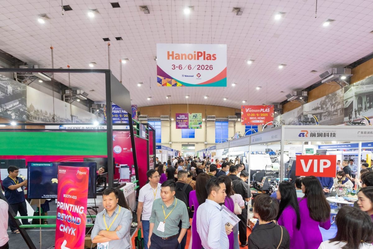 Đông đảo du khách đến tham quan Triển lãm Quốc tế Ngành In ấn và Đóng gói Hà Nội lần thứ 12 Đông đảo du khách đến tham quan Triển lãm Quốc tế Ngành In ấn và Đóng gói Hà Nội lần thứ 12