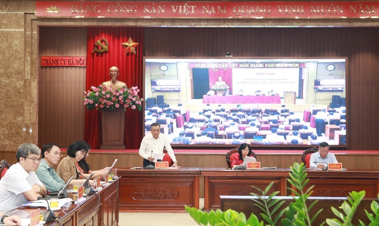 Các đại biểu tham dự hội nghị tại điểm cầu Thành ủy Hà Nội.