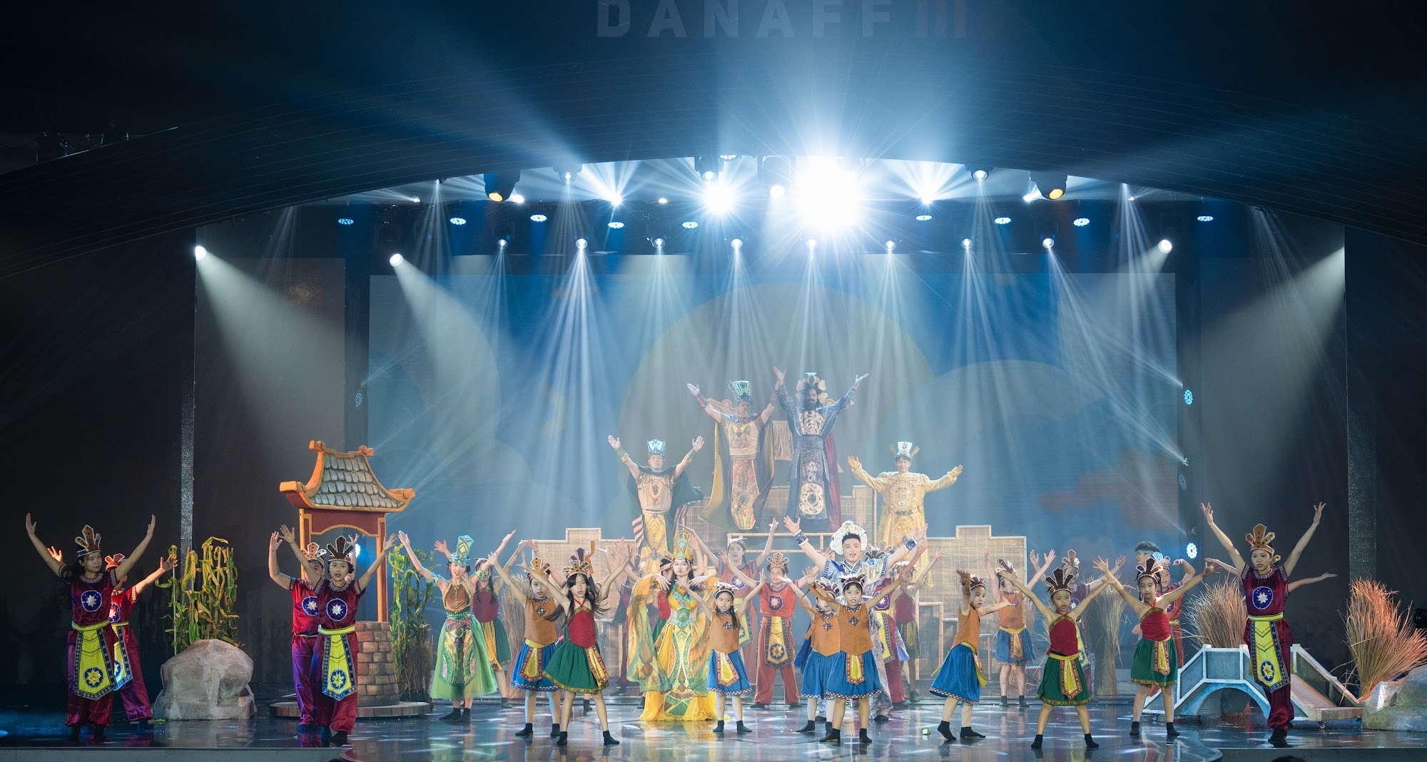 “The Enchanted Crossbow” của Victoria School toả sáng tại DANAFF III “The Enchanted Crossbow” của Victoria School toả sáng tại DANAFF III