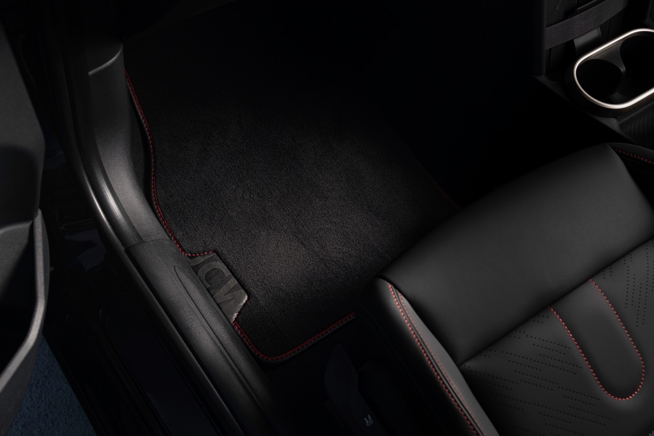 MINI giới thiệu loạt phụ kiện mới cho dòng John Cooper Works