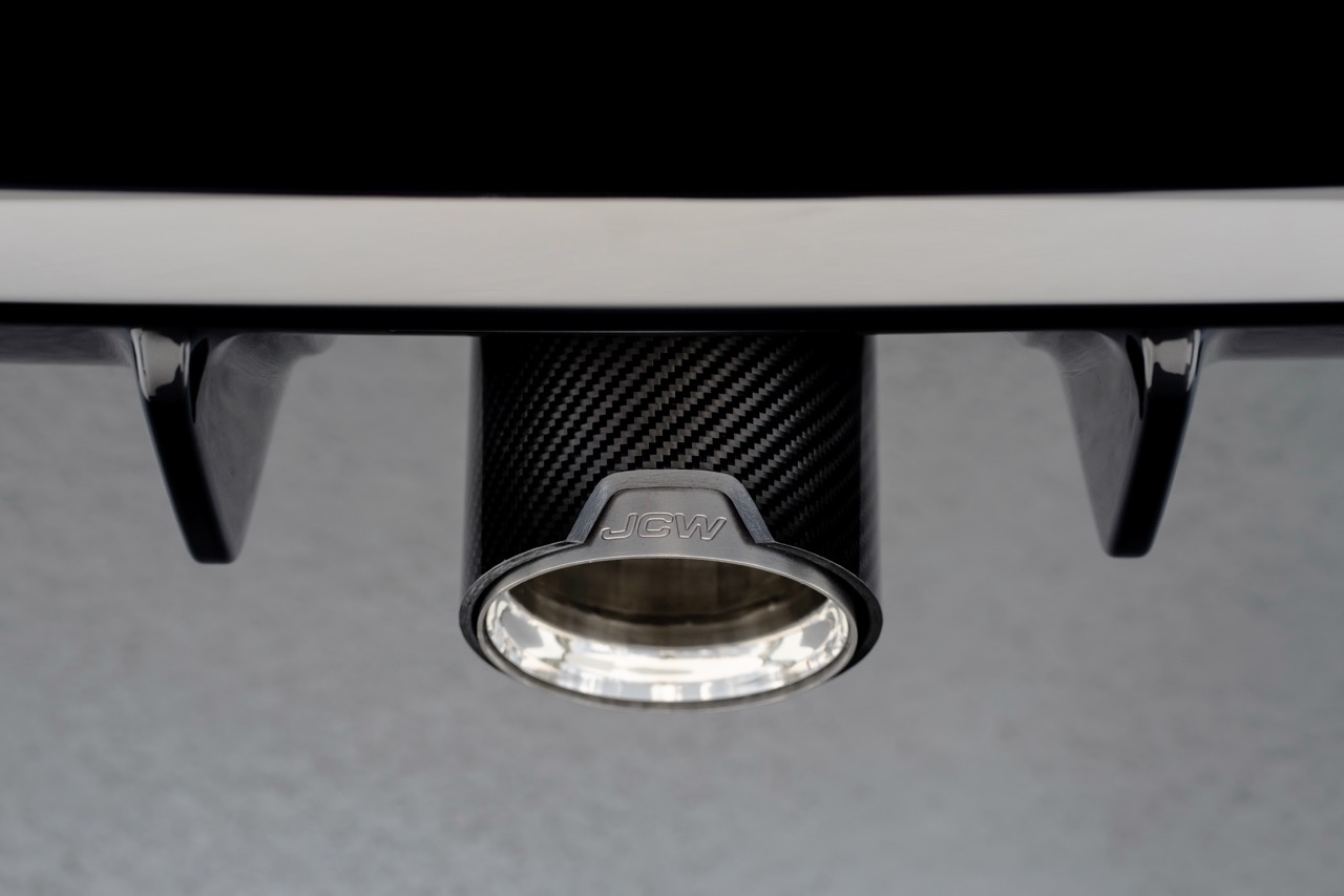 MINI giới thiệu loạt phụ kiện mới cho dòng John Cooper Works