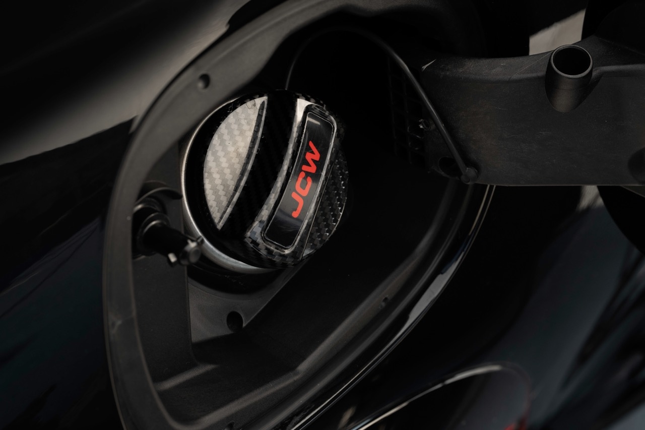 MINI giới thiệu loạt phụ kiện mới cho dòng John Cooper Works