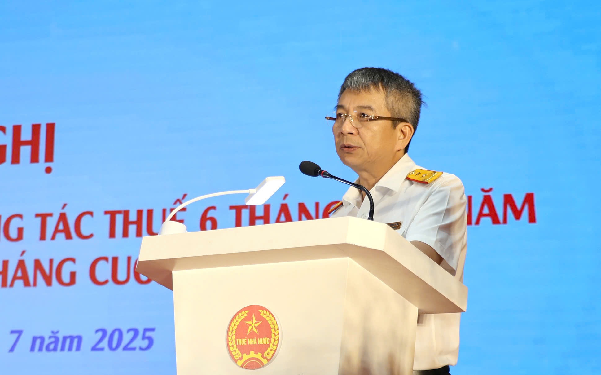 Cân đối chính sách thuế giữa hộ kinh doanh và doanh nghiệp tư nhân