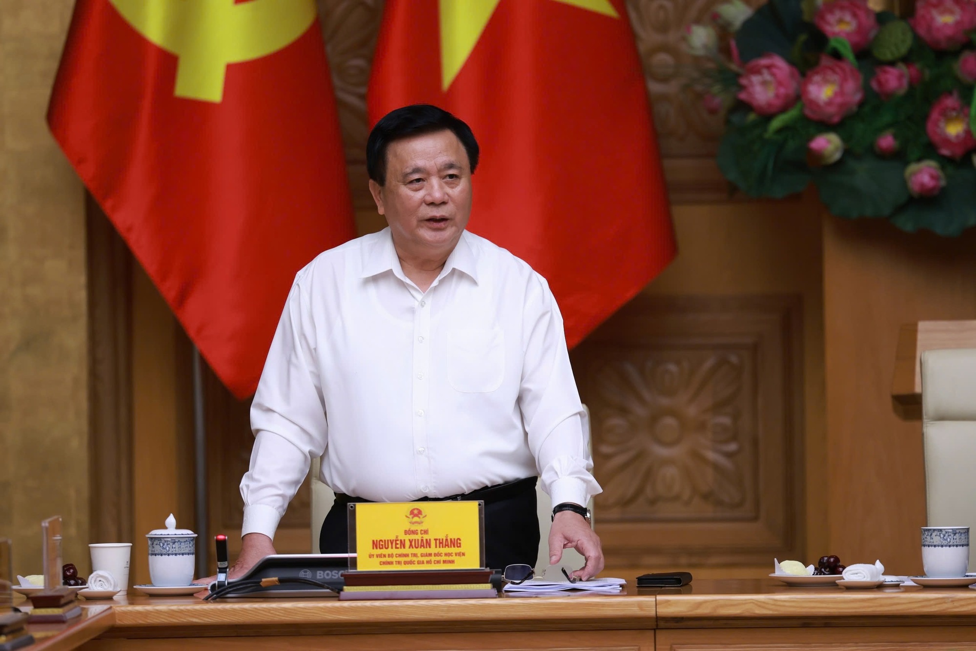 Giám đốc Học viện Chính trị quốc gia Hồ Chí Minh Nguyễn Xuân Thắng phát biểu tại cuộc họp - Ảnh: VGP/Nhật Bắc