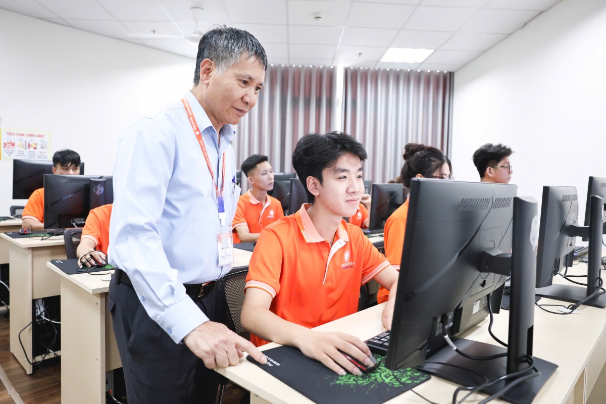 Viện Công nghệ Tài chính- Đại học Đại Nam  đang mở ra cánh cửa rộng lớn cho nhiều bạn trẻ
