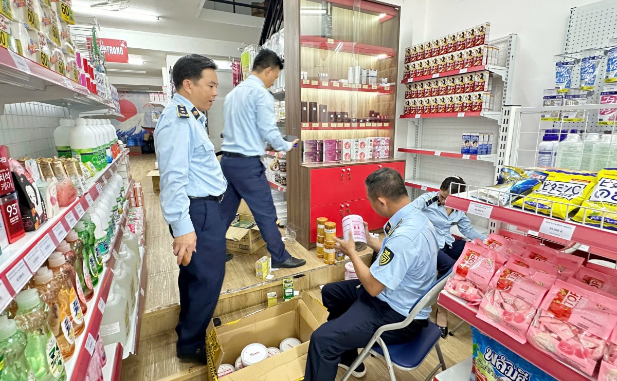 Đà Nẵng: Tăng cường kiểm tra, xử lý nghiêm buôn lậu, gian lận thương mại