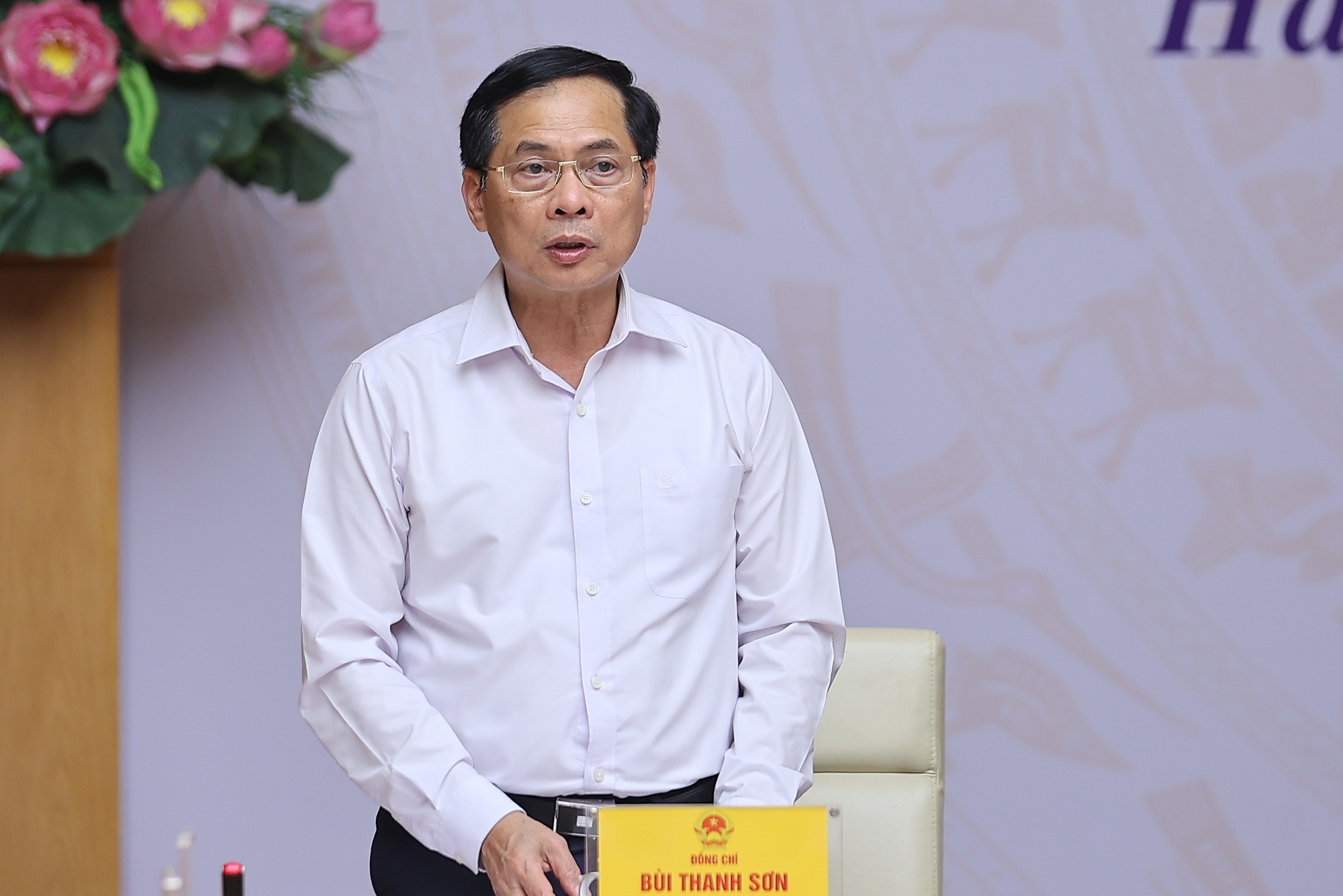 Phó Thủ tướng, Bộ trưởng Bộ Ngoại giao Bùi Thanh Sơn phát biểu tại Hội nghị - Ảnh: VGP/Nhật Bắc Phó Thủ tướng, Bộ trưởng Bộ Ngoại giao Bùi Thanh Sơn phát biểu tại Hội nghị - Ảnh: VGP/Nhật Bắc