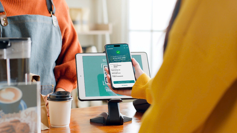 Trải nghiệm giao dịch chuyển tiền nhanh chóng trên ứng dụng ABBANK nhờ công nghệ hiện đại, giao diện được thiết kế đơn giản, trực quan Trải nghiệm giao dịch chuyển tiền nhanh chóng trên ứng dụng ABBANK nhờ công nghệ hiện đại, giao diện được thiết kế đơn giản, trực quan