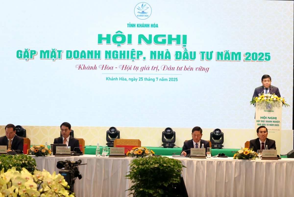 Phó Thủ tướng Nguyễn Chí Dũng: Khánh Hoà phải vươn lên mạnh mẽ, trở thành cực tăng trưởng khu vực Phó Thủ tướng Nguyễn Chí Dũng: Khánh Hoà phải vươn lên mạnh mẽ, trở thành cực tăng trưởng khu vực