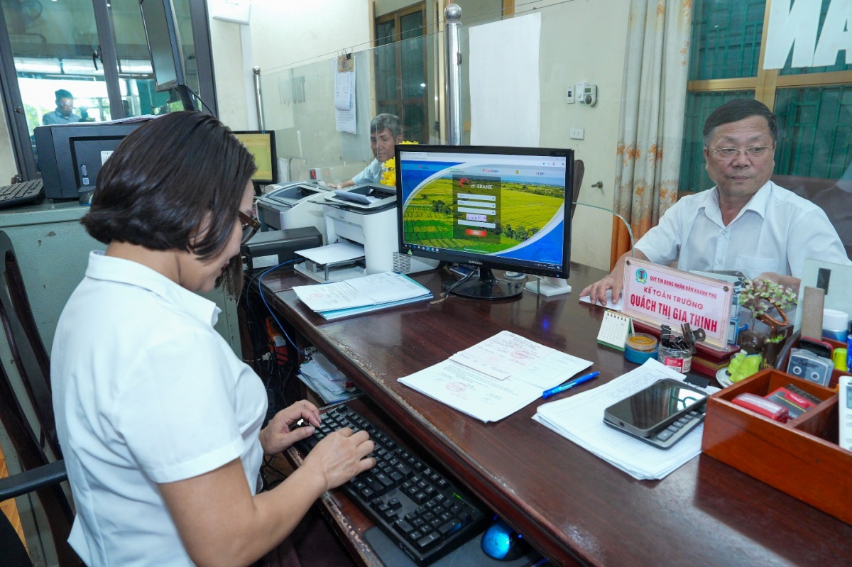 Co-opBank Ninh Bình đang trở thành “bà đỡ” trong công cuộc chuyển đổi số Co-opBank Ninh Bình đang trở thành “bà đỡ” trong công cuộc chuyển đổi số