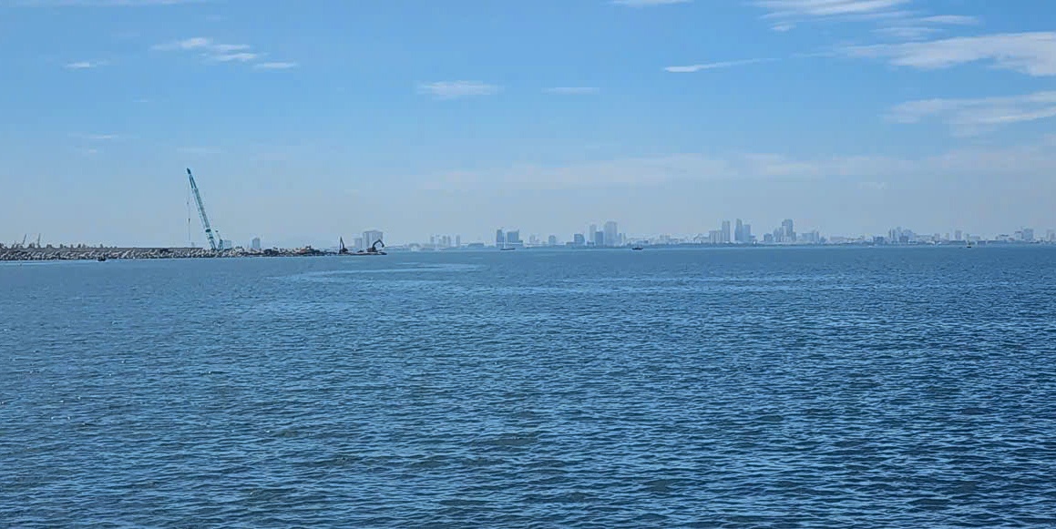 Góc nhìn từ dự án cảng biển Liên Chiểu về khu vực trung tâm TP. Đà Nẵng. 