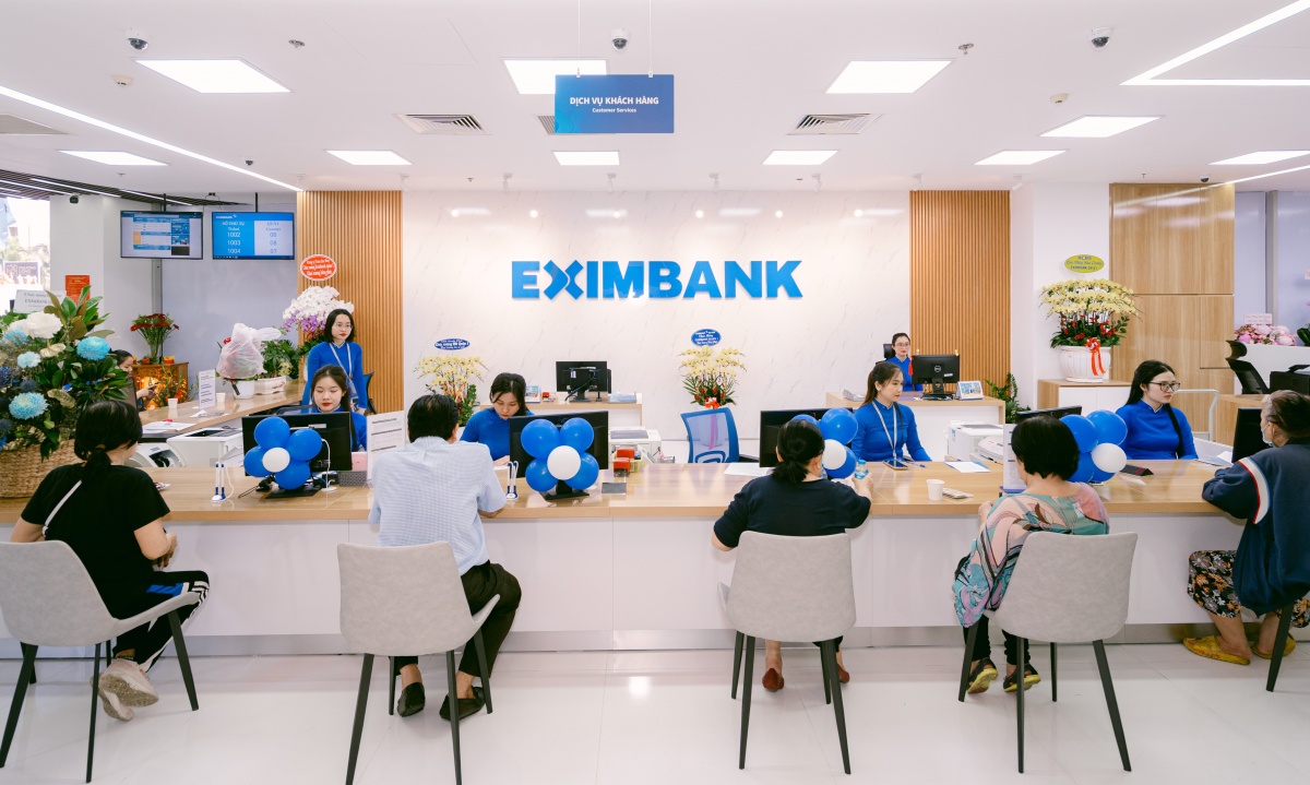 Quy mô khách hàng Eximbank không ngừng tăng lên Quy mô khách hàng Eximbank không ngừng tăng lên