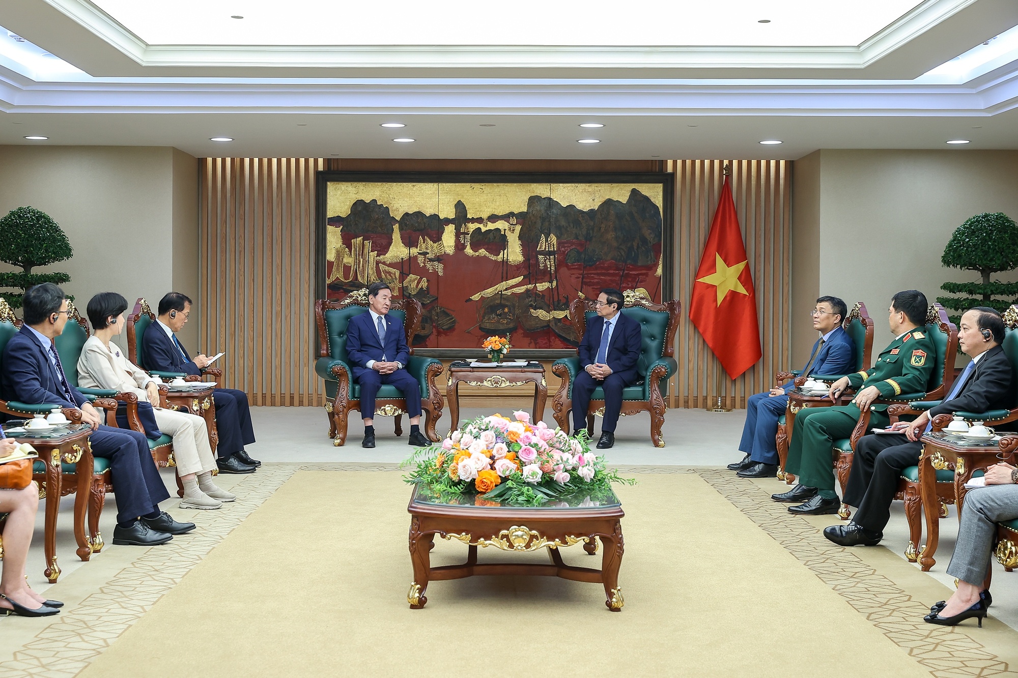 Đặc phái viên Park Chang Dal chúc mừng những thành tựu phát triển kinh tế xã hội mà Việt Nam đã đạt được trong thời gian qua - Ảnh: VGP/Nhật Bắc Đặc phái viên Park Chang Dal chúc mừng những thành tựu phát triển kinh tế xã hội mà Việt Nam đã đạt được trong thời gian qua - Ảnh: VGP/Nhật Bắc