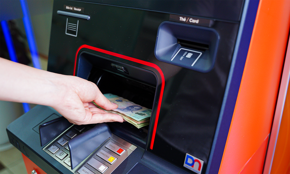 Máy CRM và bước đệm hợp kênh: Bài học từ Santander đến SHB Máy CRM và bước đệm hợp kênh: Bài học từ Santander đến SHB