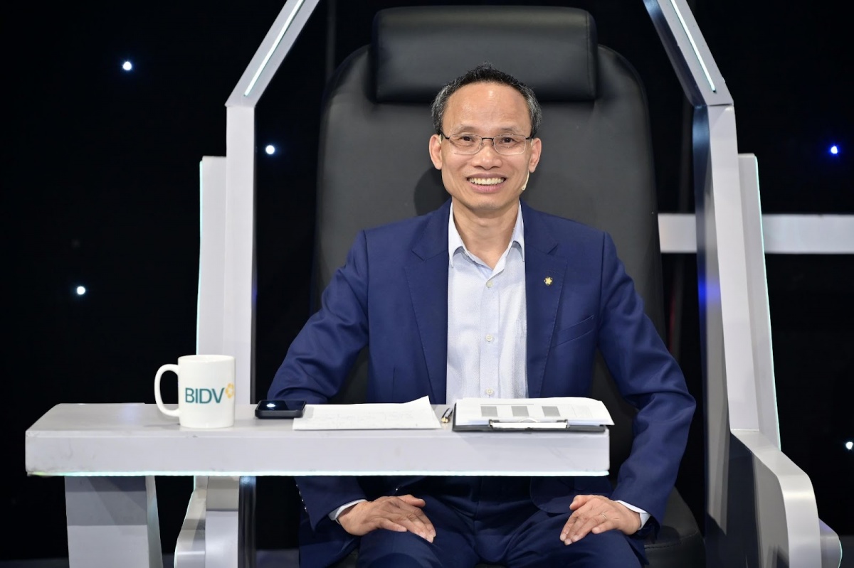 Tiến sĩ Cấn Văn Lực - Chuyên gia Kinh tế trưởng BIDV kiêm Giám đốc Viện Đào tạo và Nghiên cứu BIDV, thành viên Ban Giám khảo của 2 mùa The Moneyverse 