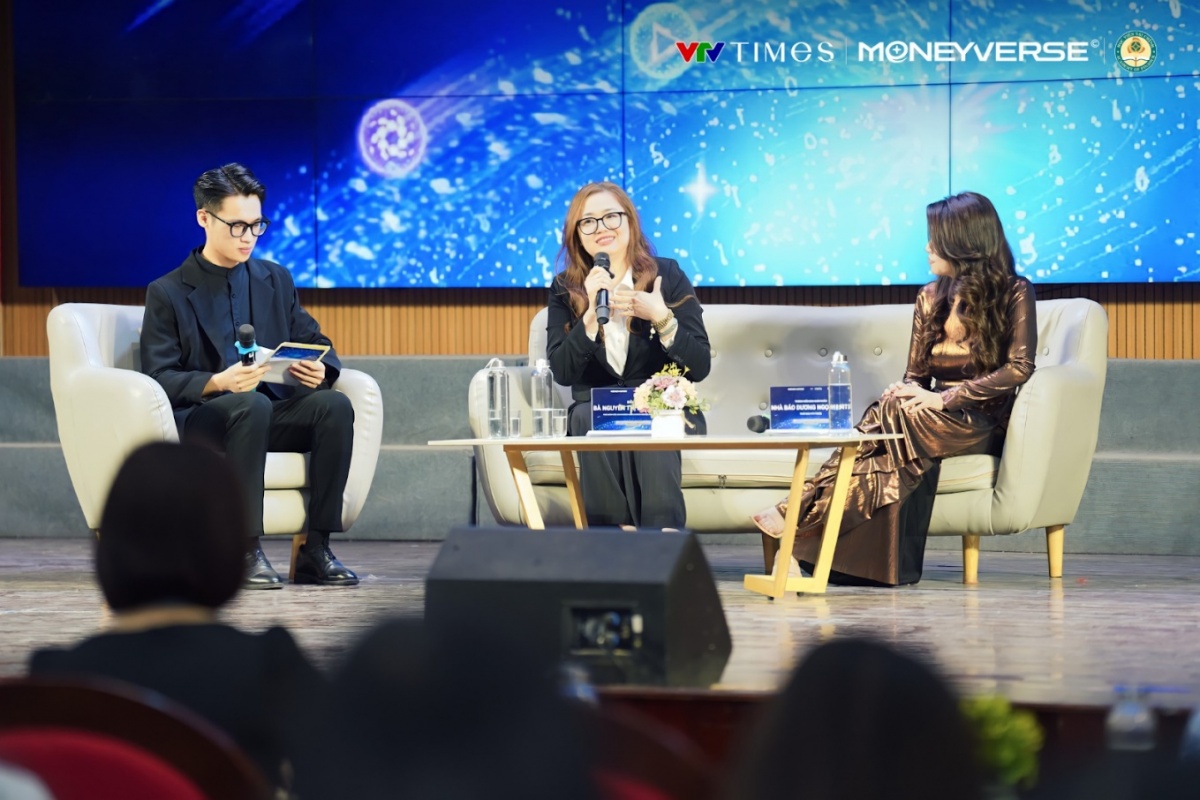 Đại diện BIDV chia sẻ với sinh viên tại vòng Casting cấp trường, điểm trường Học viện Tài chính 