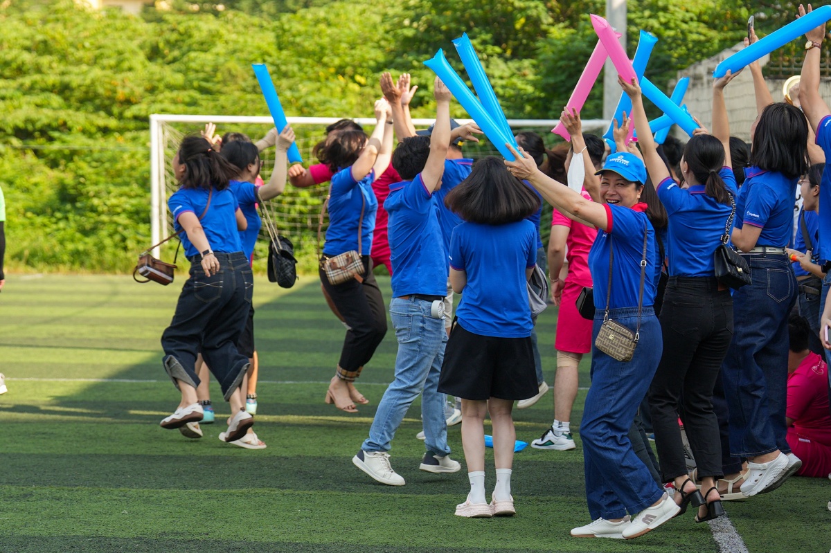 Giải bóng đá chào mừng 30 năm thành lập Co-opBank