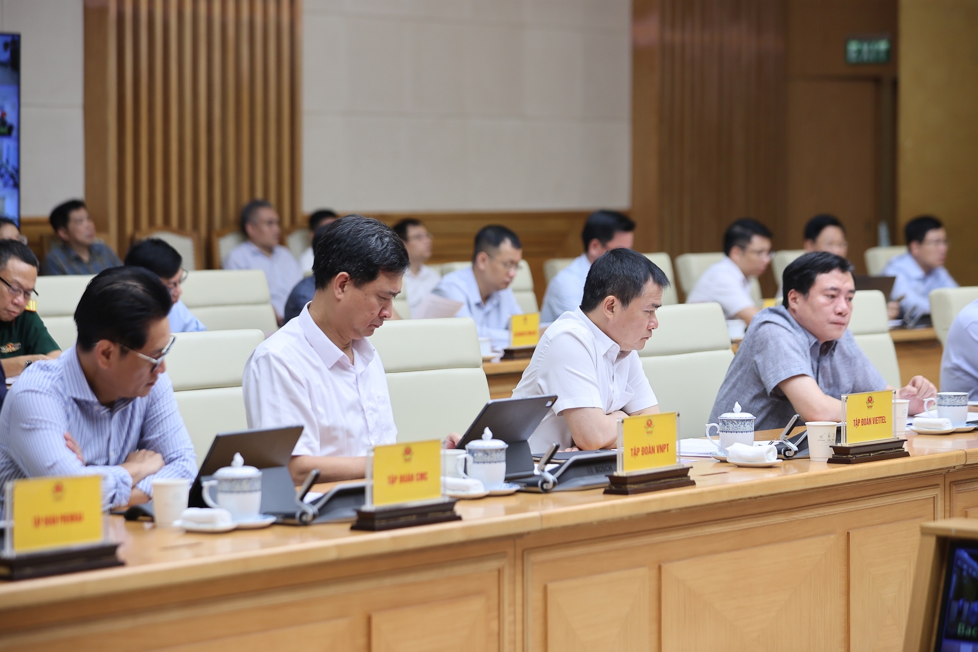 Các đại biểu tham dự Phiên họp- Ảnh: VGP/Nhật Bắc Các đại biểu tham dự Phiên họp- Ảnh: VGP/Nhật Bắc