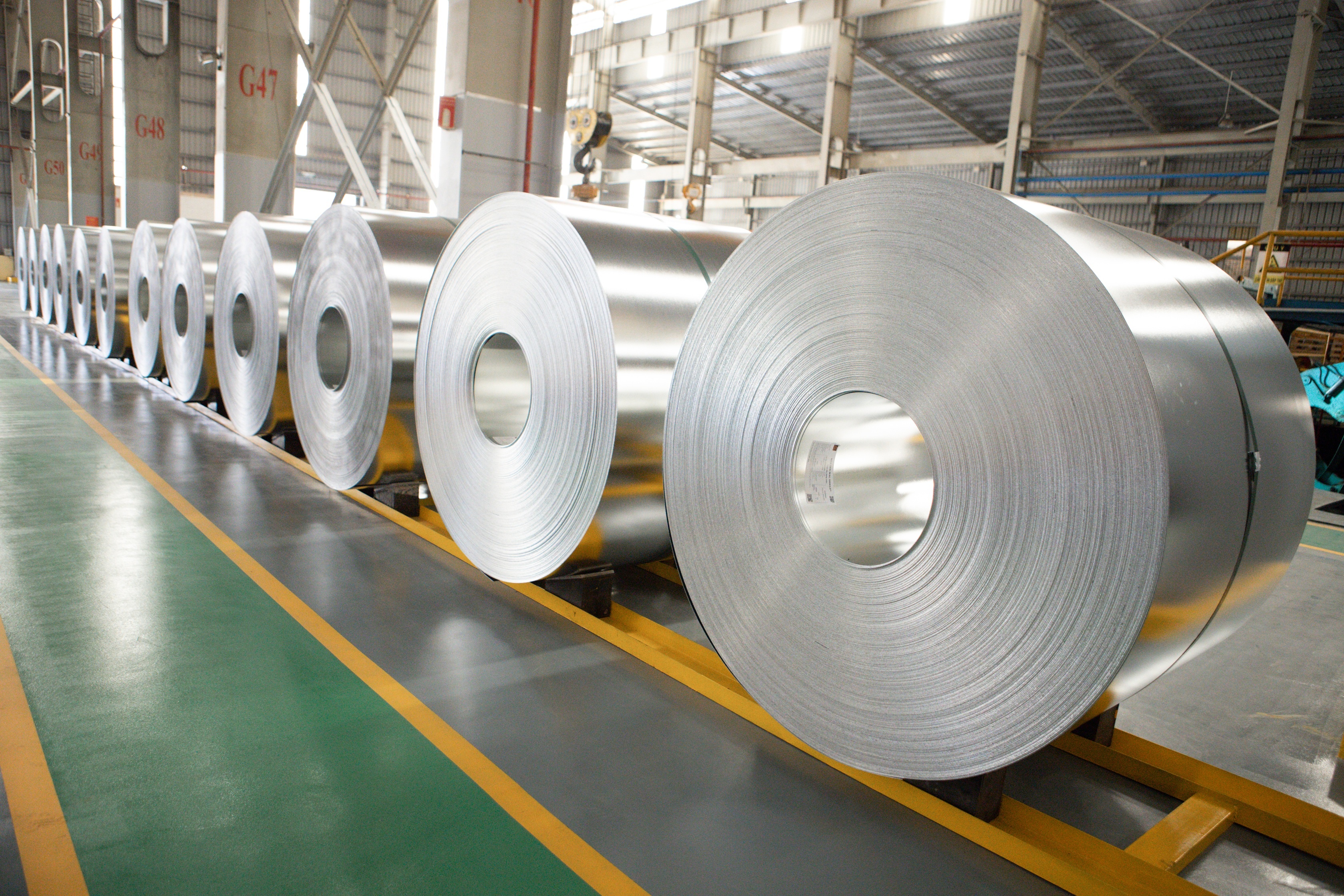 Hoa Sen Mag Shield là sản phẩm đột phá được sản xuất trên dây chuyền mạ nhúng nóng liên tục hiện đại.