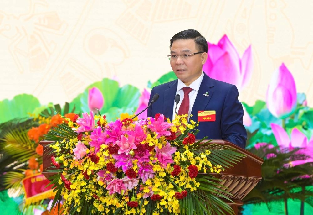 Phát triển Petrovietnam thành Tập đoàn có tiềm lực mạnh, quản trị hiện đại, năng lực cạnh tranh cao, tiên phong trong chuyển dịch năng lượng và tăng t