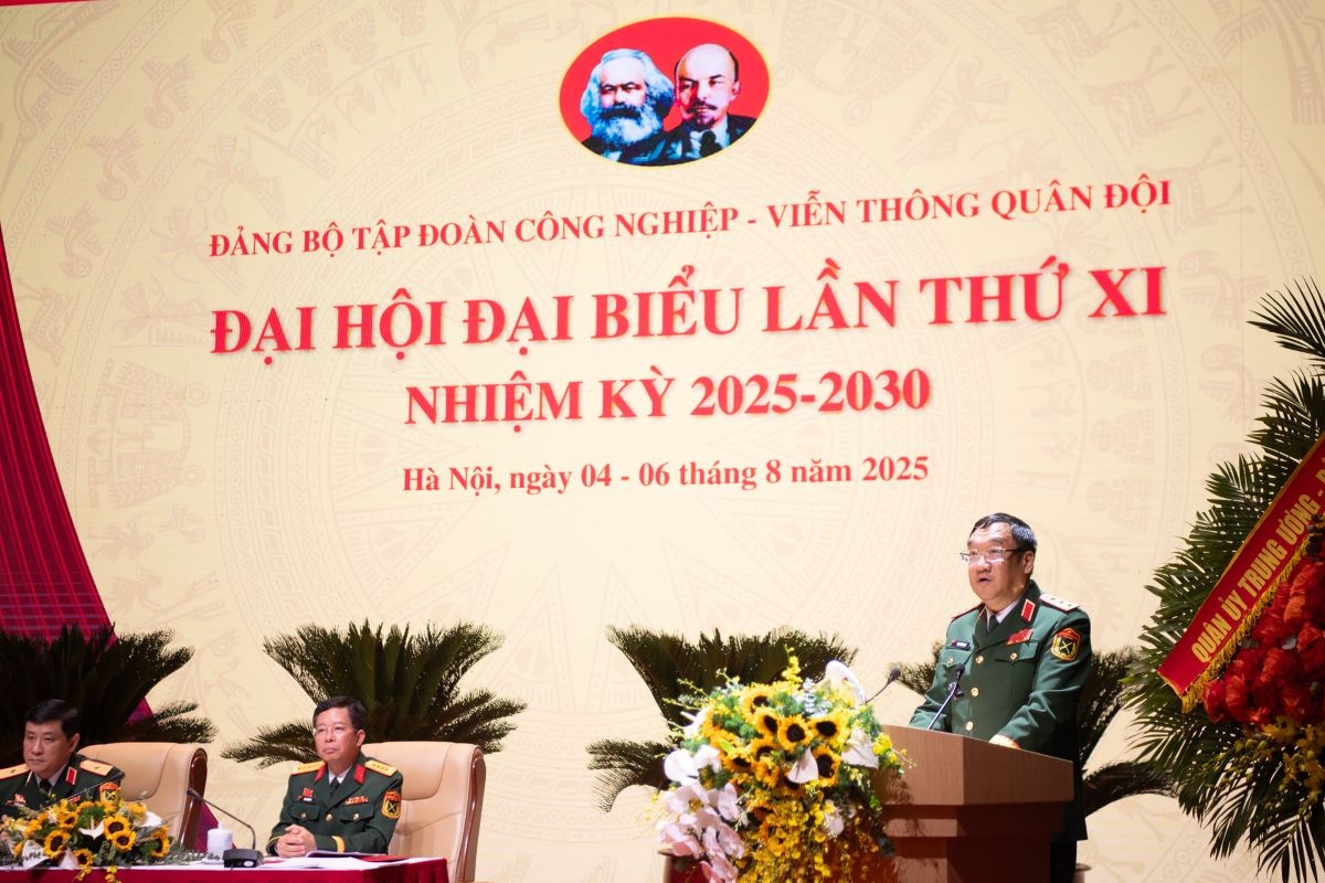 Thượng tướng Phạm Hoài Nam - Thứ trưởng Bộ Quốc phòng phát biểu tại Đại hội Thượng tướng Phạm Hoài Nam - Thứ trưởng Bộ Quốc phòng phát biểu tại Đại hội