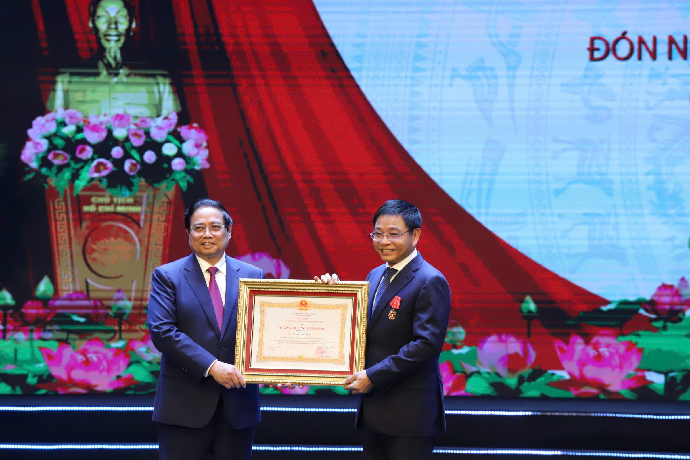 Phát huy nguồn lực tài chính để khai thác không gian phát triển mới cho kinh tế - xã hội Phát huy nguồn lực tài chính để khai thác không gian phát triển mới cho kinh tế - xã hội