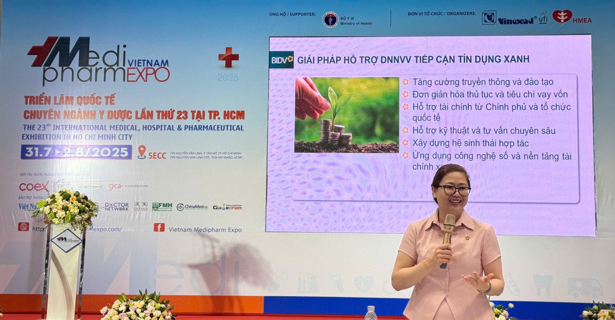 Bà Nguyễn Thị Kim Phượng đại diện BIDV chia sẻ thông tin tại sự kiện