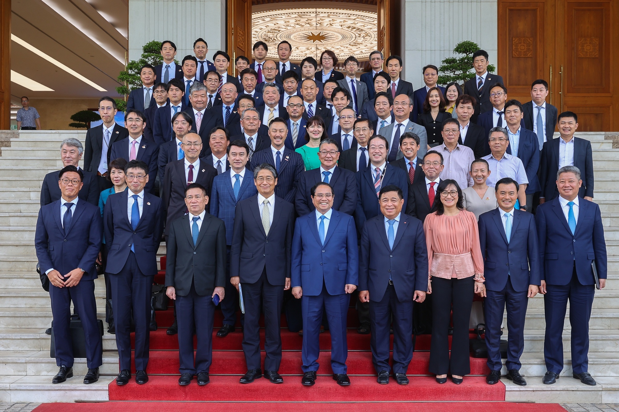 Thủ tướng Chính phủ và các đại biểu dự Tọa đàm - Ảnh: VGP/Nhật Bắc