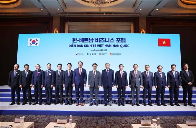 Tổng Bí thư Tô Lâm và Thủ tướng Hàn Quốc Kim Min Seok cùng các đại biểu dự Diễn đàn kinh tế Việt Nam – Hàn Quốc - Ảnh: TTXVN Tổng Bí thư Tô Lâm và Thủ tướng Hàn Quốc Kim Min Seok cùng các đại biểu dự Diễn đàn kinh tế Việt Nam – Hàn Quốc - Ảnh: TTXVN