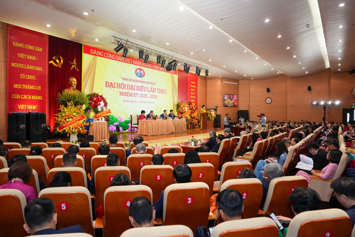 Đảng bộ NHNN: Tiếp tục phát huy tinh thần đoàn kết, đổi mới, sáng tạo, dám nghĩ, dám làm Đảng bộ NHNN: Tiếp tục phát huy tinh thần đoàn kết, đổi mới, sáng tạo, dám nghĩ, dám làm