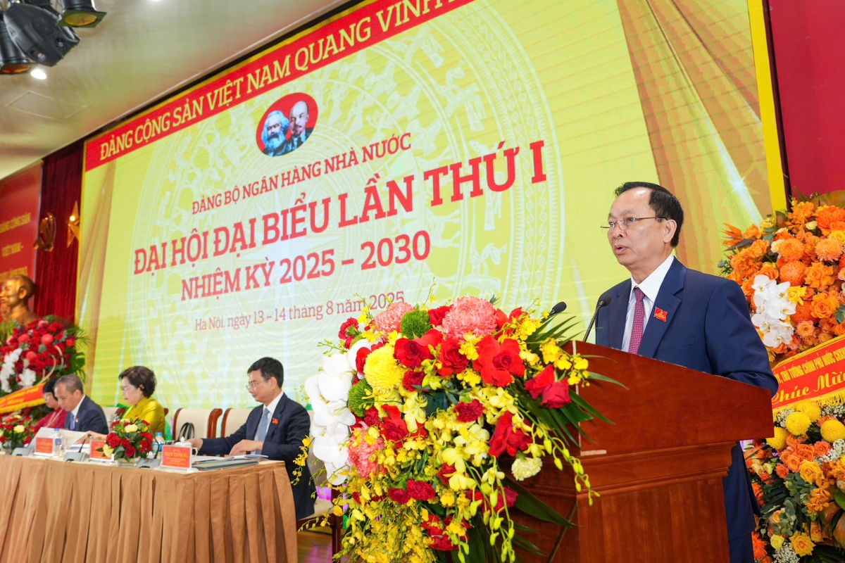 Đảng bộ NHNN: Tiếp tục phát huy tinh thần đoàn kết, đổi mới, sáng tạo, dám nghĩ, dám làm Đảng bộ NHNN: Tiếp tục phát huy tinh thần đoàn kết, đổi mới, sáng tạo, dám nghĩ, dám làm