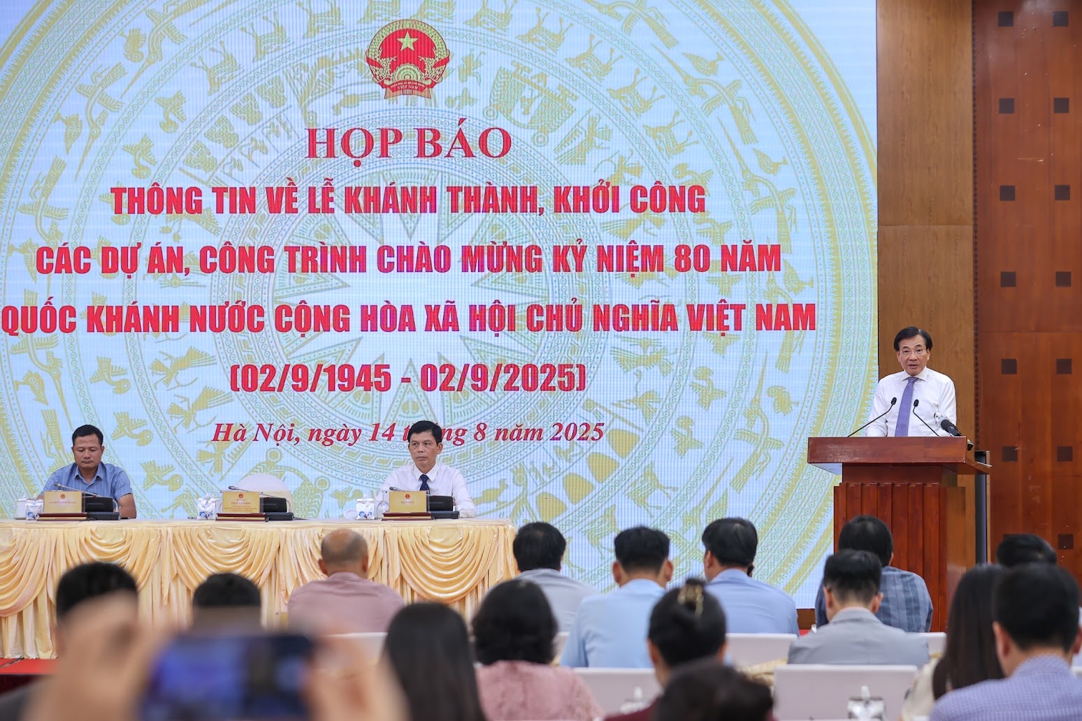 Buổi họp báo thông tin về Lễ khánh thành, khởi công các công trình, dự án chào mừng kỷ niệm 80 năm Quốc khánh (2/9/1945 - 2/9/2025) - Ảnh: VGP/Nhật Bắc