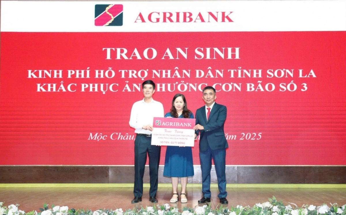 Agribank đồng hành cùng chính quyền và nhân dân các địa phương khắc phục thiệt hại do bão Wipha