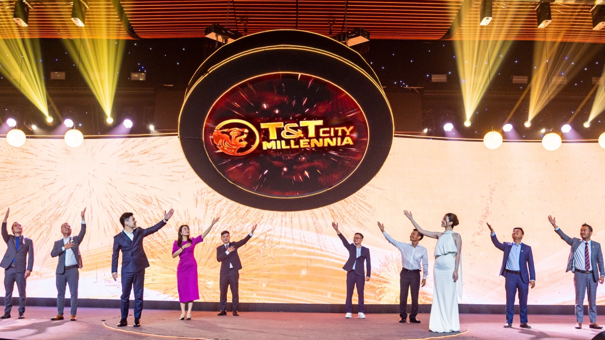 Các đại biểu thực hiện nghi lễ Kick off dự án.