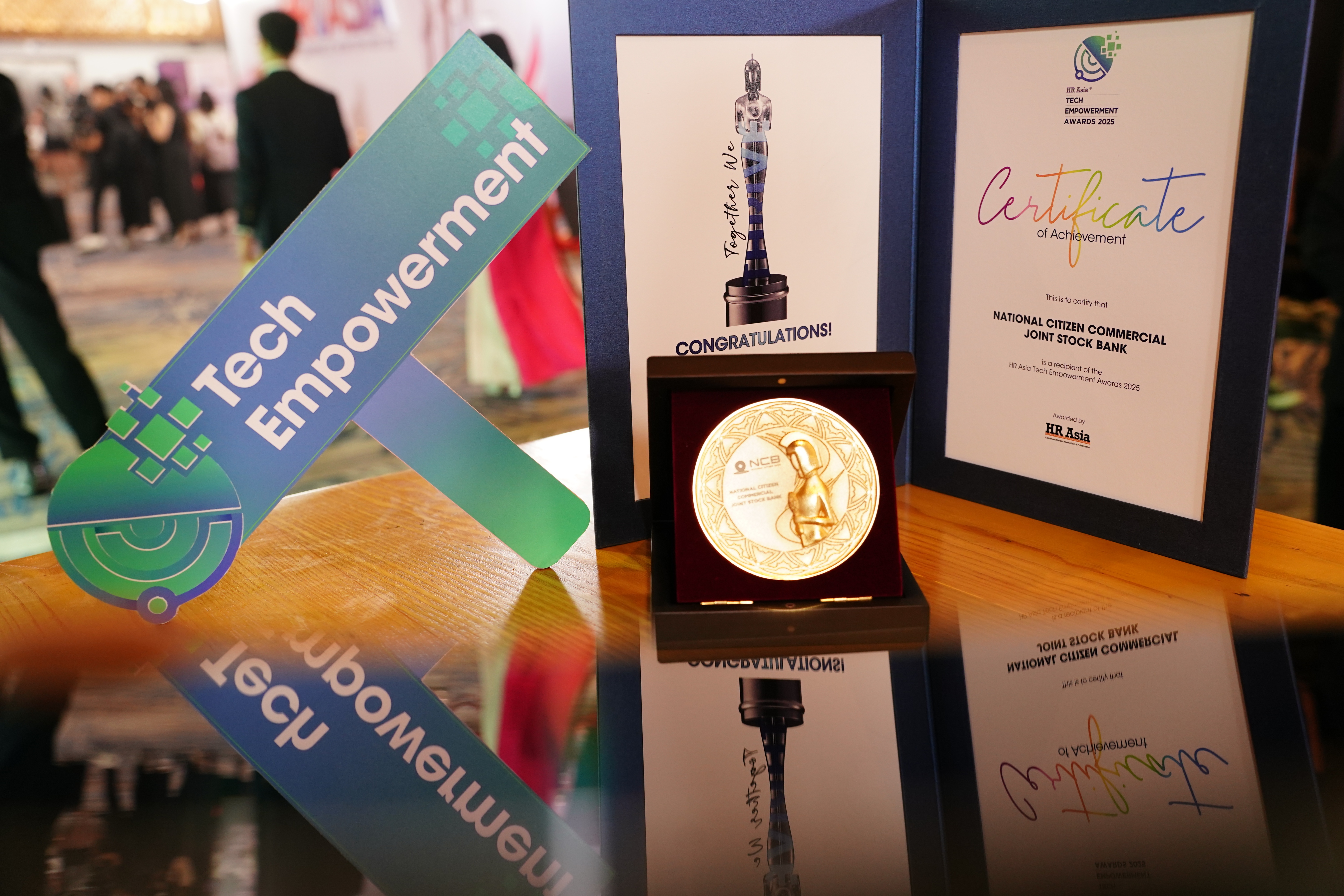 NCB cũng nhận giải thưởng “Doanh nghiệp Dẫn đầu công nghệ 2025” ngay lần đầu tham gia bình chọn NCB cũng nhận giải thưởng “Doanh nghiệp Dẫn đầu công nghệ 2025” ngay lần đầu tham gia bình chọn