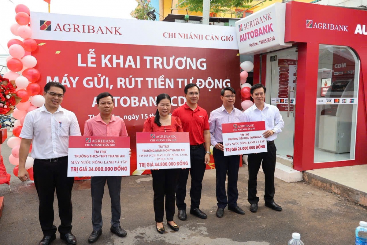Agribank mang ngân hàng hiện đại đến Thạnh An, thắp sáng hy vọng phát triển