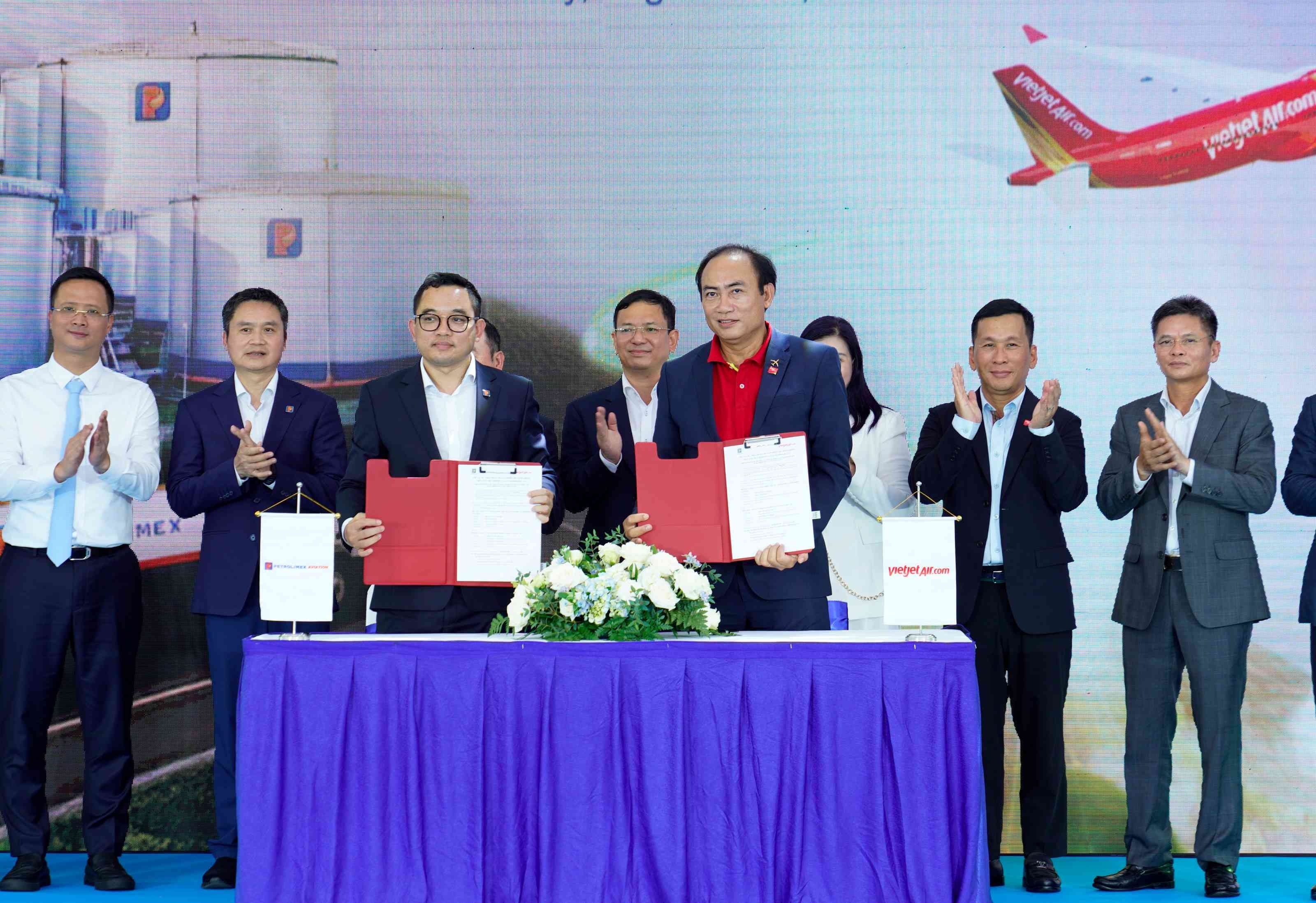 Vietjet hợp tác cùng Petrolimex sử dụng nhiên liệu SAF, bước tiến quan trọng trong hành trình chuyển đổi xanh