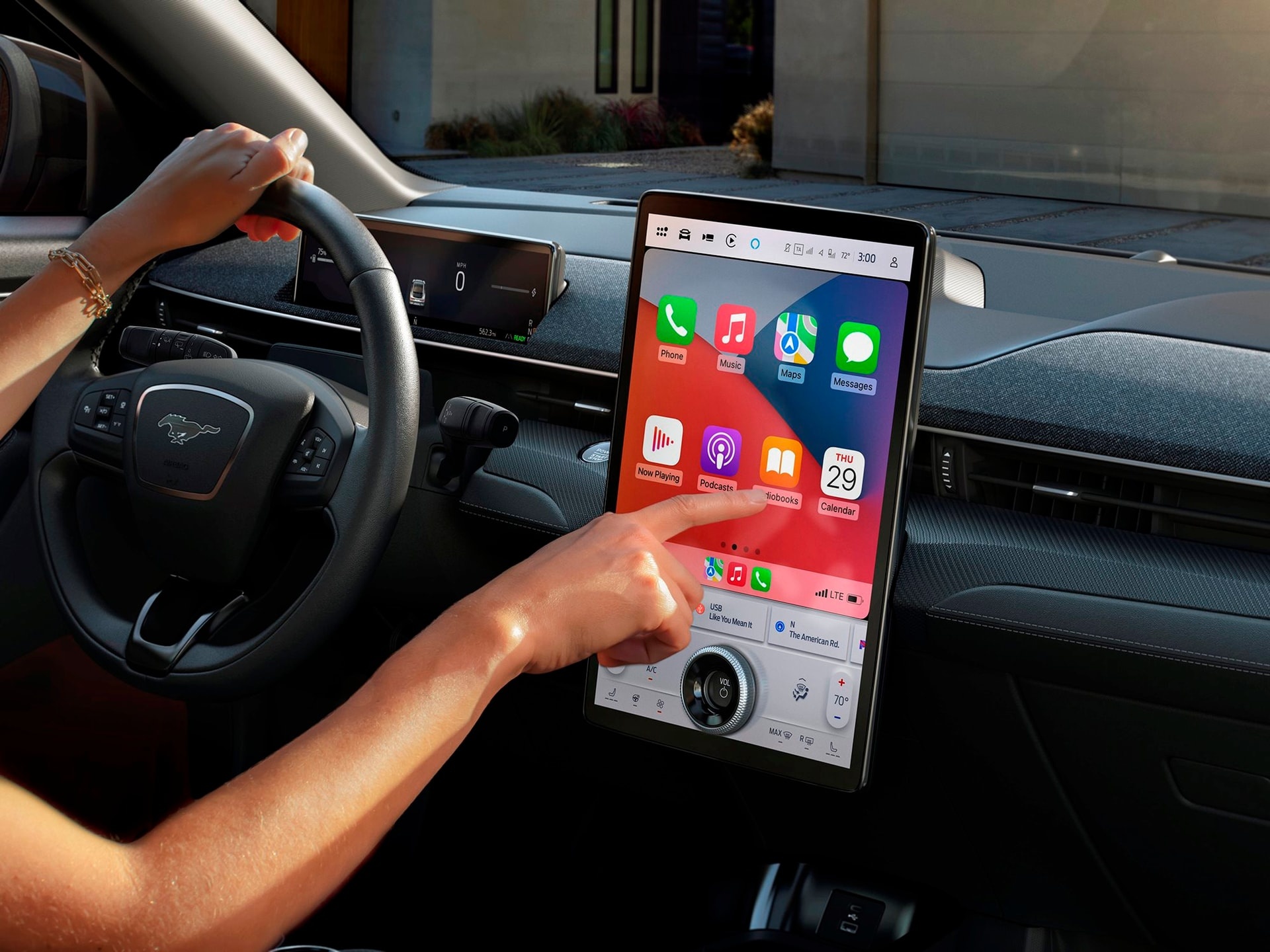 Mustang Mach-E – tân binh xe điện hiệu suất cao của Ford ra mắt thị trường Việt