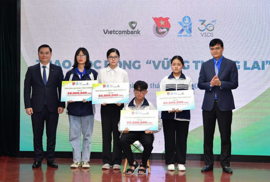 Giai đoạn 2020 - 2024, Vietcombank dành 2.311 tỷ đồng cho hoạt động an sinh xã hội, trọng tâm vào các lĩnh vực giáo dục, y tế, tài trợ cho người nghèo