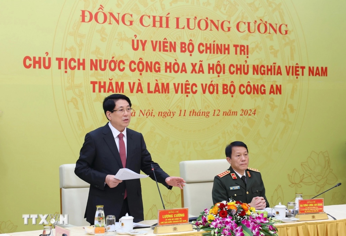 Chủ tịch nước Lương Cường đến thăm và làm việc với Bộ Công an vào sáng 11/12/2024 tại Hà Nội Chủ tịch nước Lương Cường đến thăm và làm việc với Bộ Công an vào sáng 11/12/2024 tại Hà Nội