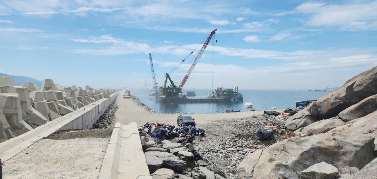 Khu thương mại tự do sẽ được kết nối chặt chẽ với dự án cảng nước sâu Liên Chiều đang được xây dựng. Khu thương mại tự do sẽ được kết nối chặt chẽ với dự án cảng nước sâu Liên Chiều đang được xây dựng.