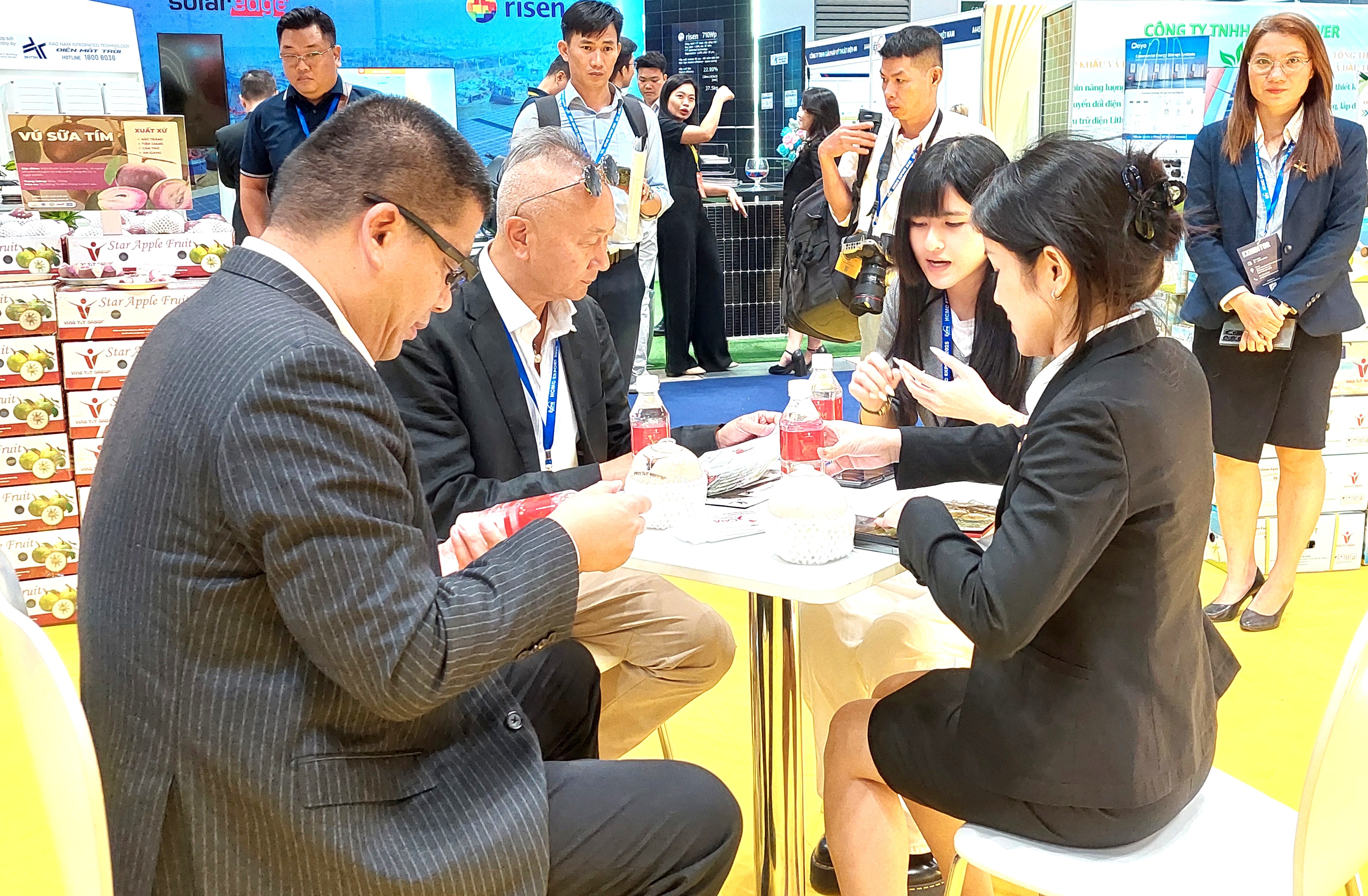 Kết nối chuỗi cung ứng hàng hóa quốc tế qua Viet Nam International Sourcing Kết nối chuỗi cung ứng hàng hóa quốc tế qua Viet Nam International Sourcing