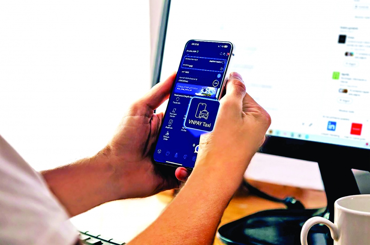 Dịch vụ thanh toán điện tử cung cấp cho người dùng cũng đang là một kênh thu hút tiền nhàn rỗi chuyển vào ngân hàng